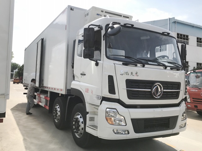 (廂長9.4米)東風天龍小三軸冷藏車