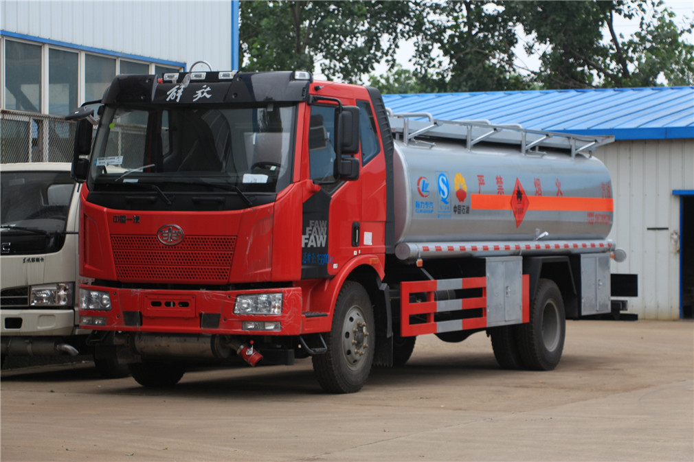 解放J6單橋【15立方】運油車