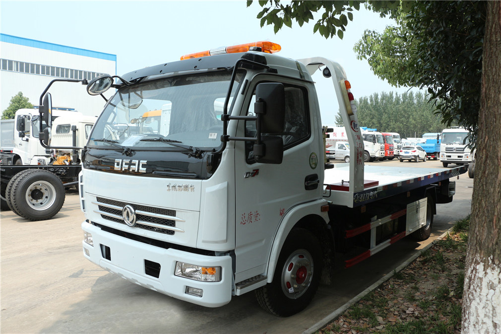 【一拖二】東風(fēng)大多利卡清障車